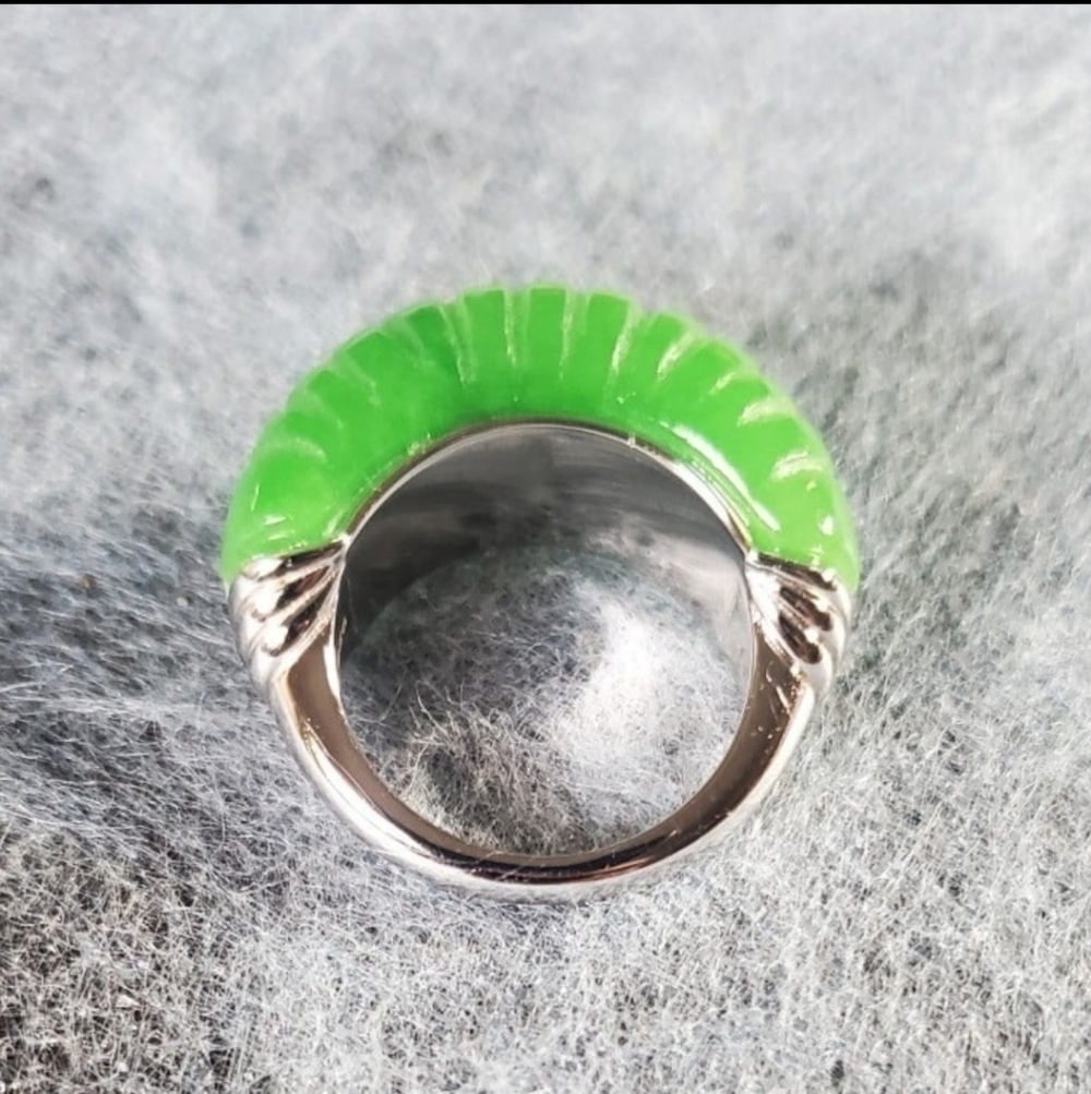 Green & White Jade Layered Half Dome Circle Ring Rhodium Plating - Picture 5 of 9
